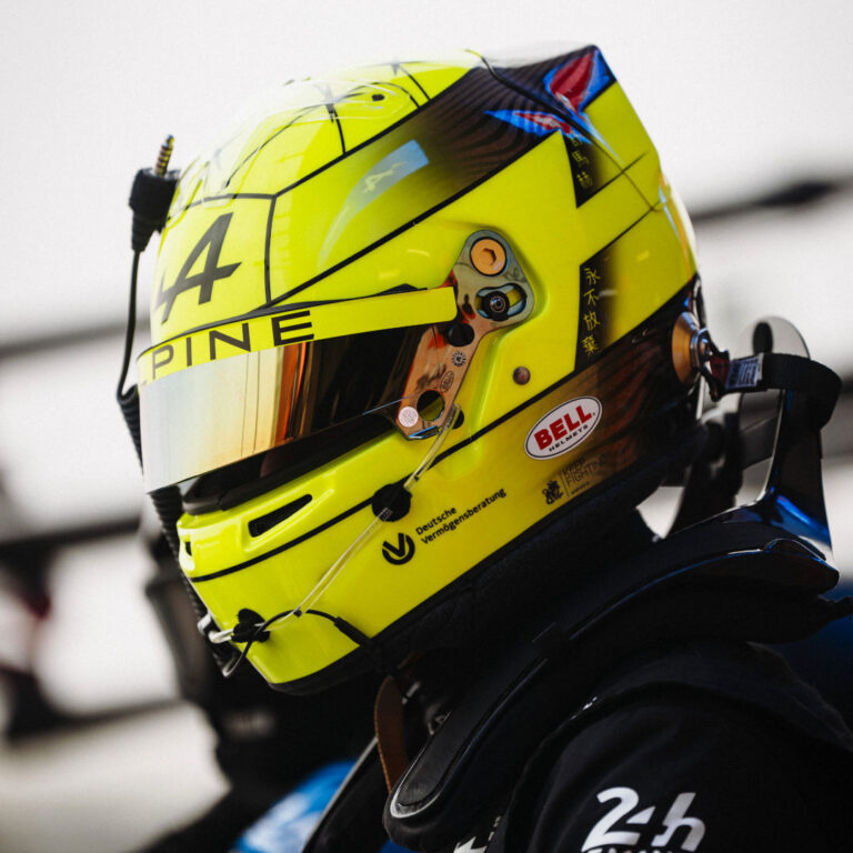 Automobile and Karting Racing Helmets | BELL RACING